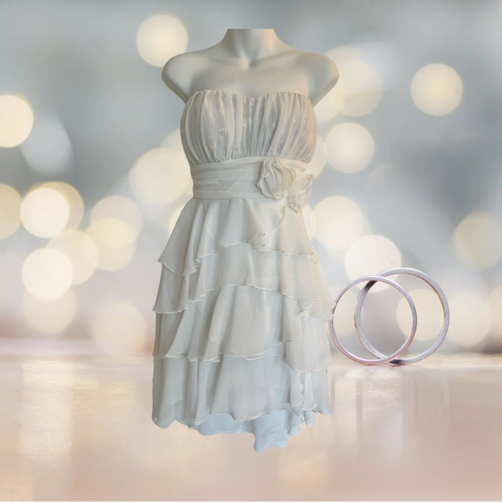 Little white wedding dress. Size 6